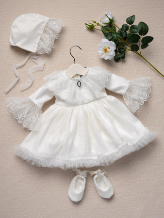 BOTEZ FETIȚE - alt= ”Rochita de botez Agatha pentru fetite”