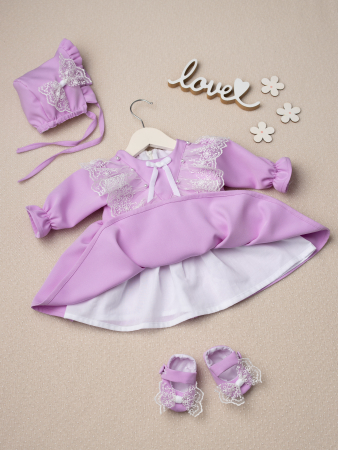 Set Botez Fetiță – Cufăr Personalizat, Rochiță Douche Lavande și Trusou din Muselină [9]