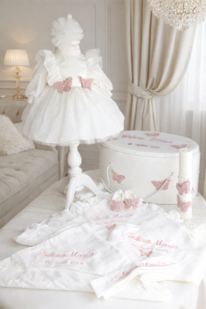 TRUSOURI BOTEZ FETITE - Set botez fetita Isabella, trusou muselina si rochita decor fluturasi- Editie limitata