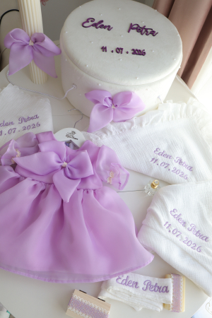 SETURI BOTEZ FETITE - Set Botez Personalizat Fetiță Eden - Lila & Ivory