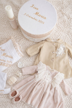 SETURI BOTEZ FETITE - Set de botez Lucia cu paltonas– eleganță atemporală pentru o zi specială