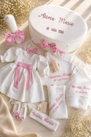 SETURI BOTEZ FETITE - Set Premium Botez Fetiță – Rochiță, Trusou, Cufăr, Lumânare Ava Little Claire