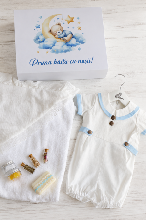 PRIMA BAITA BAIETEI - Set Prima Băiță cu Nașii pentru Băieți- Prosop cu capison, mirodenii baita, salopeta din in si cutie eleganta