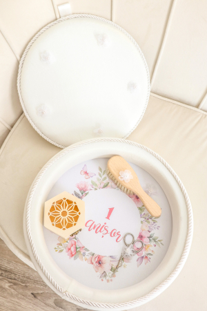 PRIMA ANIVERSARE - Tavita mot cu capac floricele