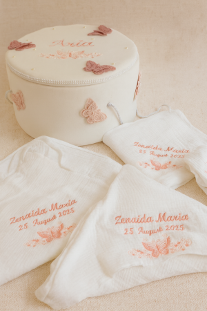 Trusou Botez din Muselină Personalizat cu Fluturi – Set Elegant pentru Fetițe [2]