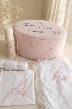 TRUSOURI BOTEZ FETITE - Trusou de botez cu fluturi și cufăr roz pudra personalizat – Lumanare opțională