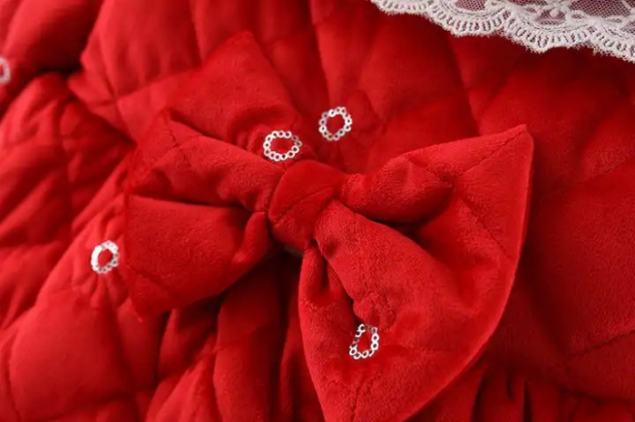 Rochie rosie de iarna cu guler alb [5]