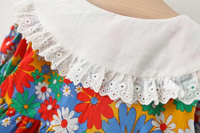 Rochie vesela cu floricele colorate si guler cu dantela [4]