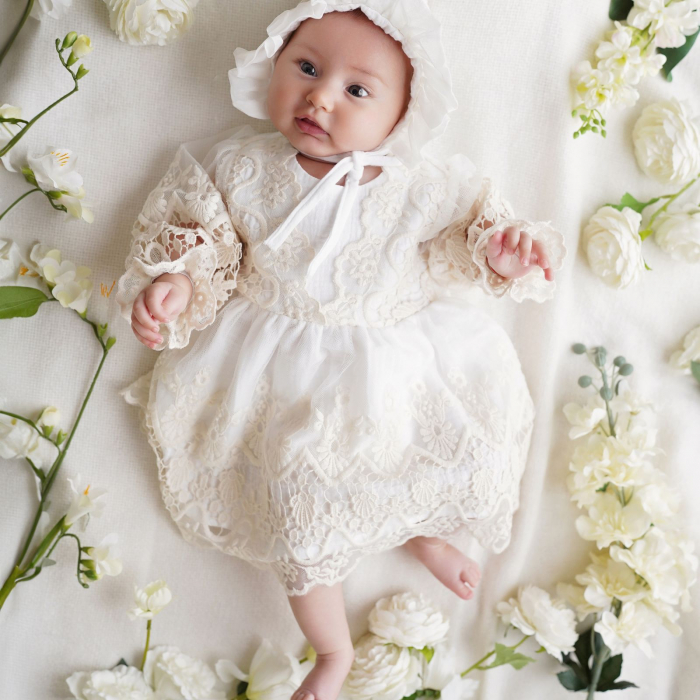 Rochie alba de botez cu dantela, Madira [4]