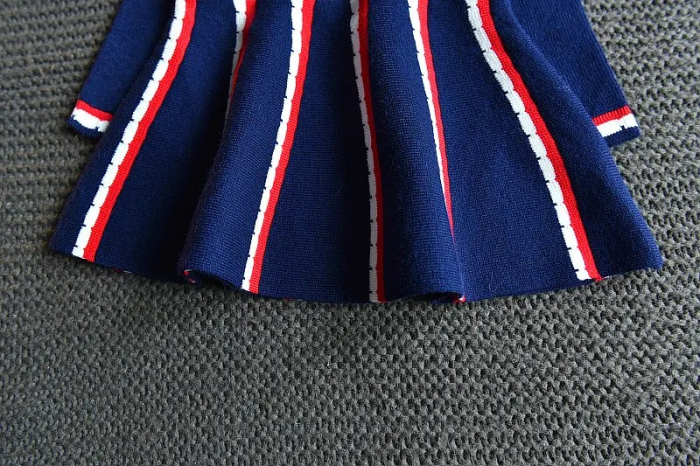 Rochie bleumarin model parizian cu rosu si alb [3]