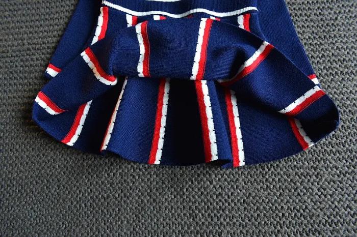 Rochie bleumarin model parizian cu rosu si alb [4]