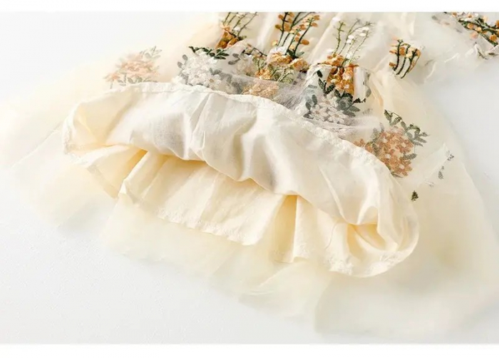 Rochie crem de ocazie cu floricele brodate [4]