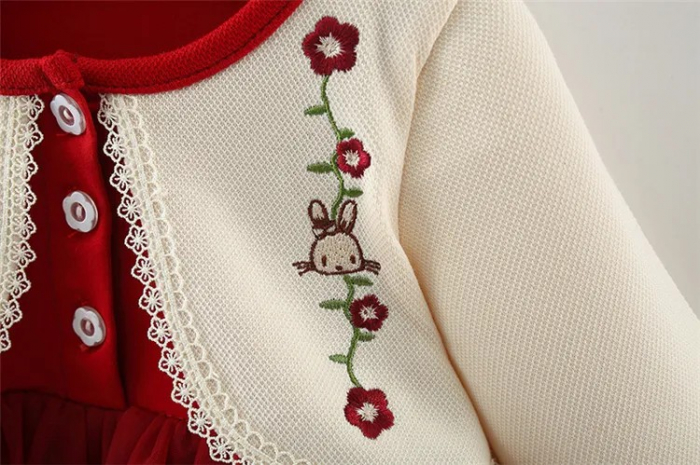 Rochie rosie cu maneci albe si broderie [4]