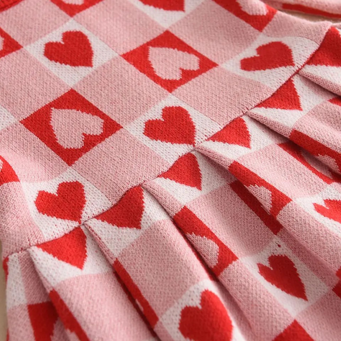 Rochie roz din pulover cu carouri si inimioare [2]