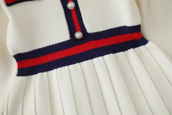 Rochie tricotata alba cu dungi [3]