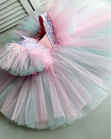 Rochie de ocazie cu volane, straturi de tulle si paiete [2]