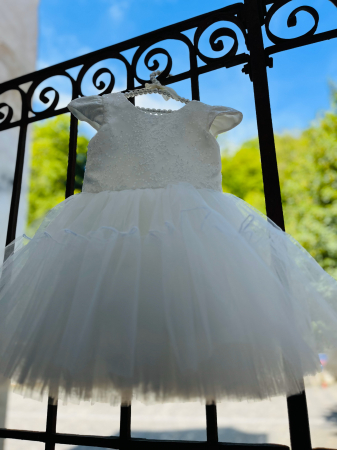 Premium - Rochie alba de ocazie cu floricele, paiete si fusta din tulle