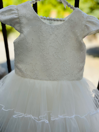 Rochie alba de ocazie cu floricele, paiete si fusta din tulle [5]