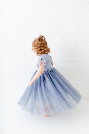 Rochie albastra de printesa cu floricele brodate [4]