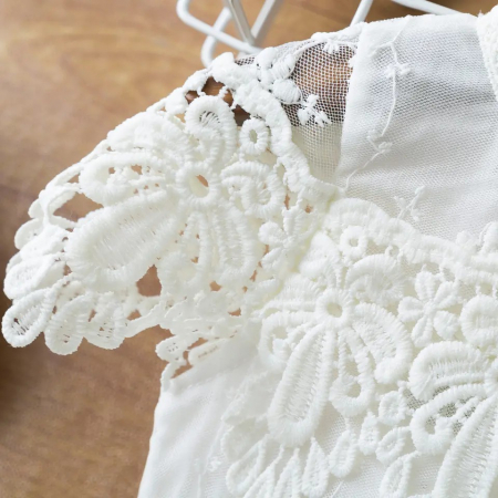 Rochie ivoire de printesa cu floricele brodate [2]