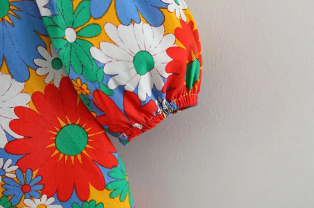 Rochie vesela cu floricele colorate si guler cu dantela [4]