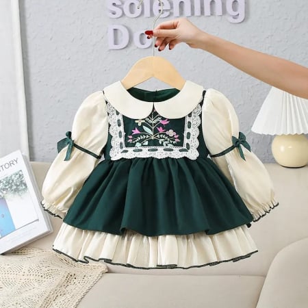 Rochițe de ocazie - Rochie verde cu volane albe, dantela si floricele brodate
