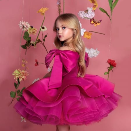 Rochițe de ocazie - Rochie fucsia de ocazie cu falduri si funde pe umeri