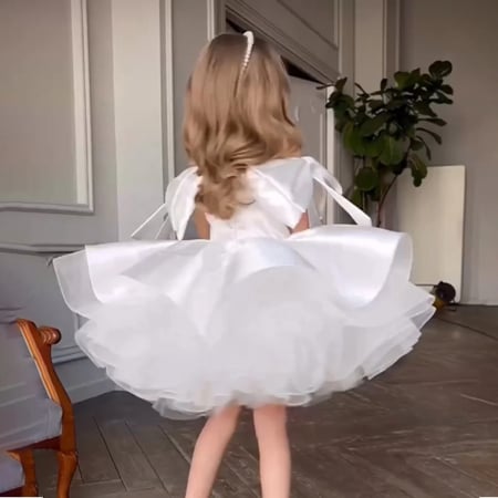 Rochițe de ocazie - Rochie alba de ocazie cu falduri si funde pe umeri