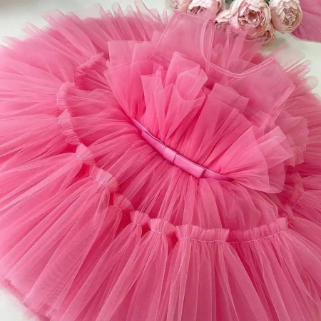 Rochițe de ocazie - Rochie fucsia din tulle cu sectiuni transparente