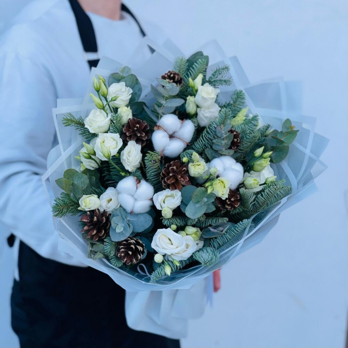 Buchet de Iarnă din Lisianthus și Eucalipt [4]