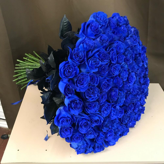Buchet din 101 Trandafiri Albaștri [4]
