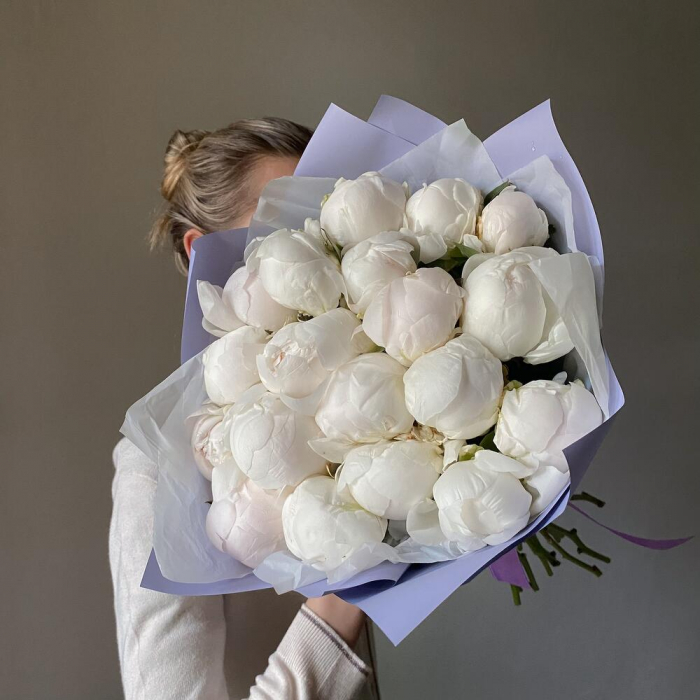 Buchet din 19 Bujori Albi [4]