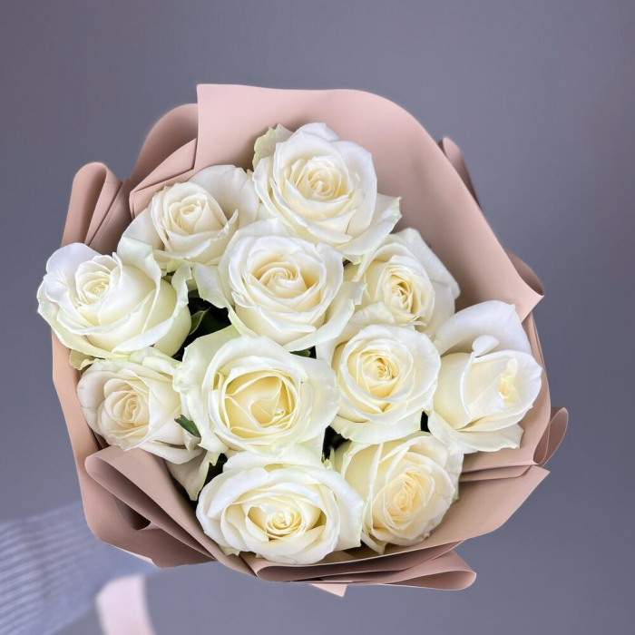 Buchet din 11 Trandafiri Albi [2]