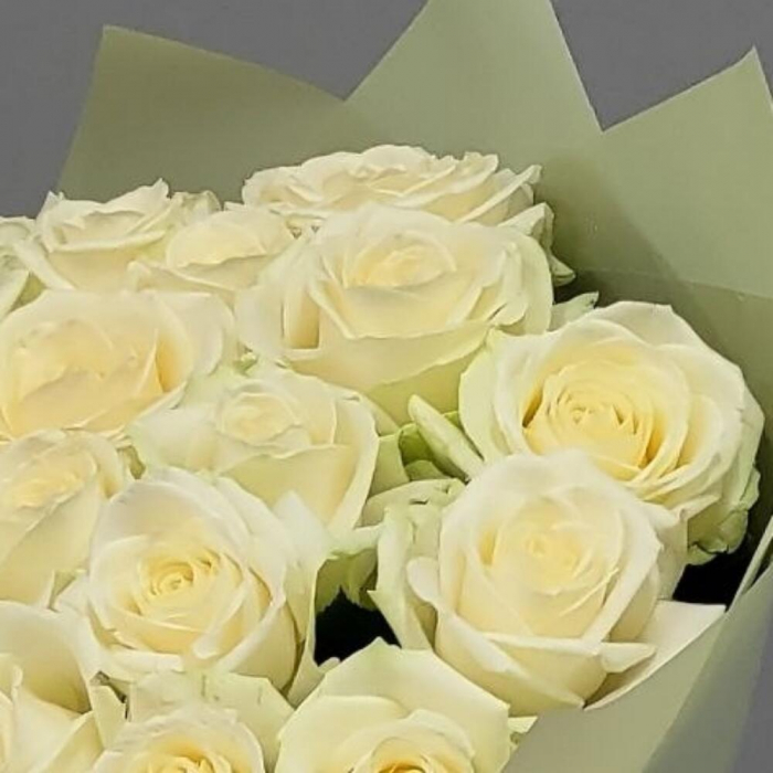 Buchet din 15 Trandafiri Albi [5]