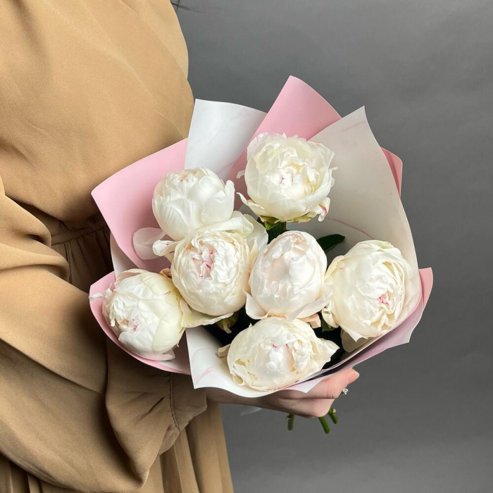 Buchet din 7 Bujori Albi [3]