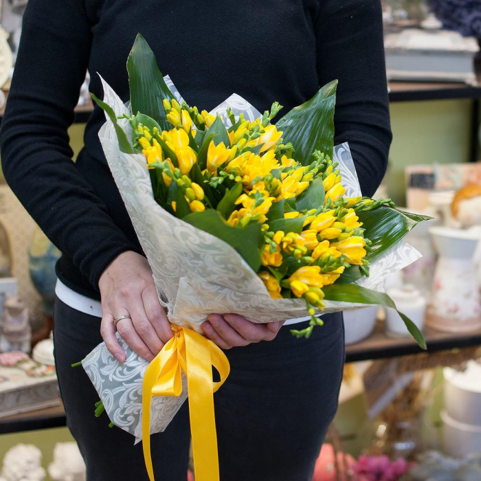 Buchet din 25 Frezii Galbene [3]