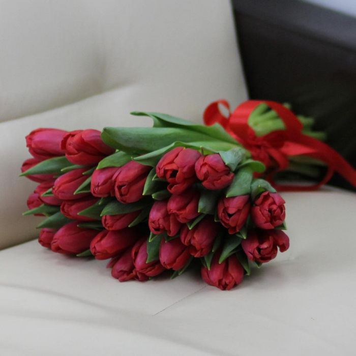 Buchet din 25 de Lalele Roșii [4]