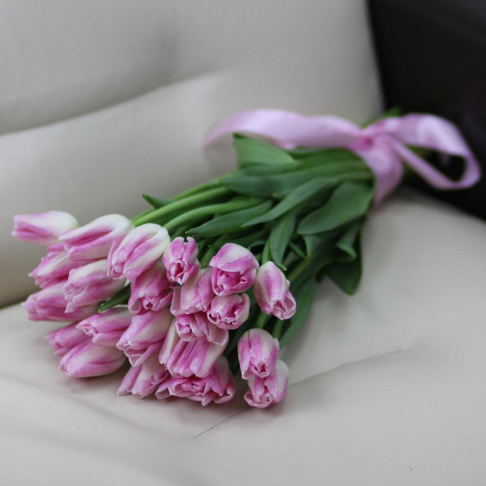 Buchet din 25 Lalele Roz Pătate [4]
