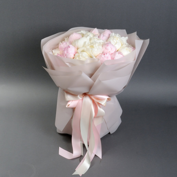 Buchet din 25 Bujori Alb-Roz [2]