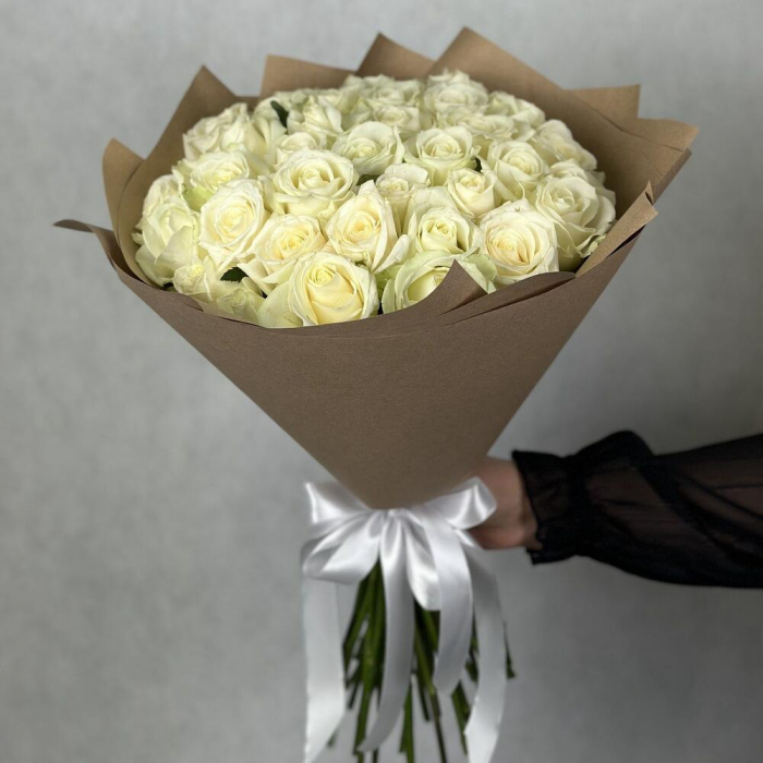 Buchet din 35 Trandafiri Albi [5]