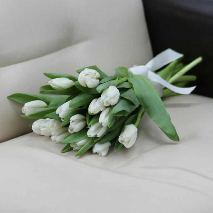 Buchet din 15 Lalele Albe [4]