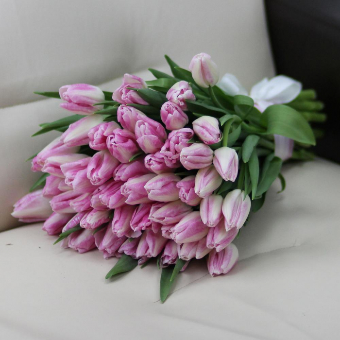 Buchet din 51 Lalele Roz [4]