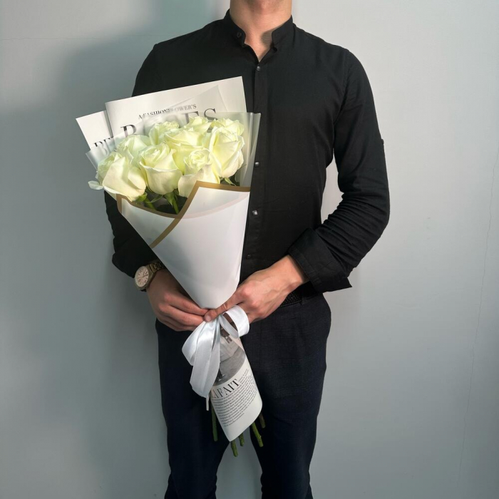 Buchet din 9 Trandafiri Albi [2]