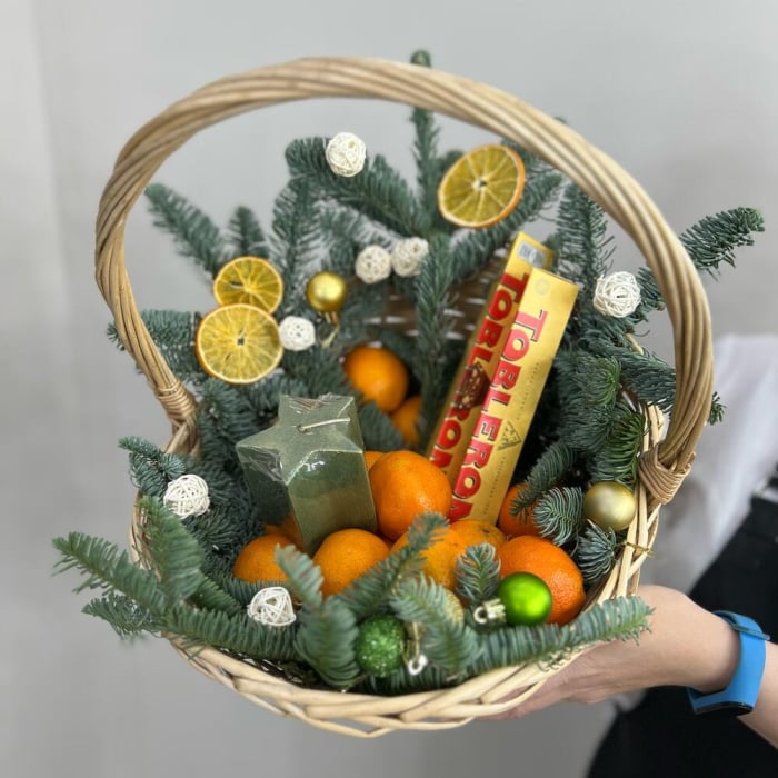 Coș cadou de Anul Nou cu Toblerone și Mandarine [3]