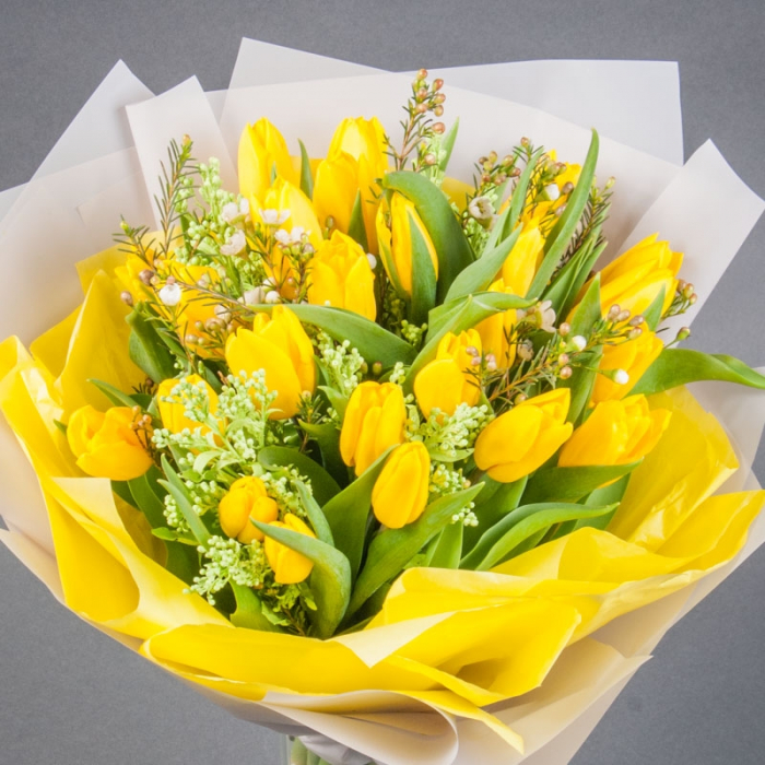 Buchet „Soare” din Lalele Galbene și Solidago [2]