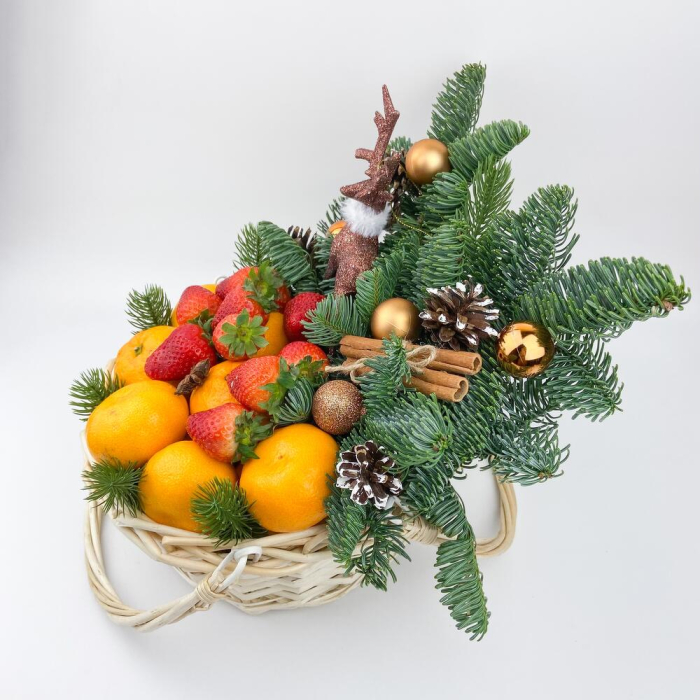 Coș de Anul Nou cu Mandarine, Căpșuni și Decor [3]