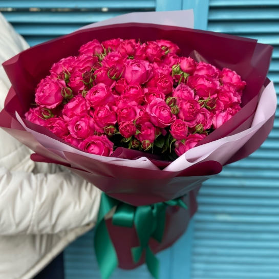 Trandafir Tros Fucsia la Fir | Calitate Superioară | livrarecadouri.ro [2]