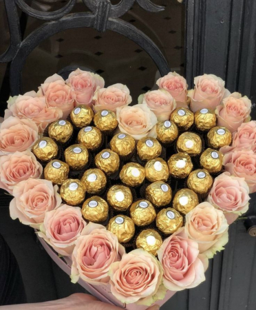 Sfântul Alexandru - Inima cu Trandafiri Roz si Ferrero