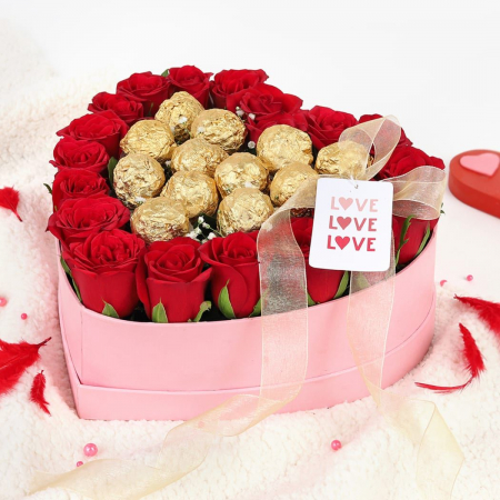Ocazii - Inimă cu Trandafiri și Ferrero Rocher