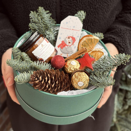 Coșuri de Anul Nou - Cutie de Anul Nou cu Lumânare Parfumată și Dulciuri